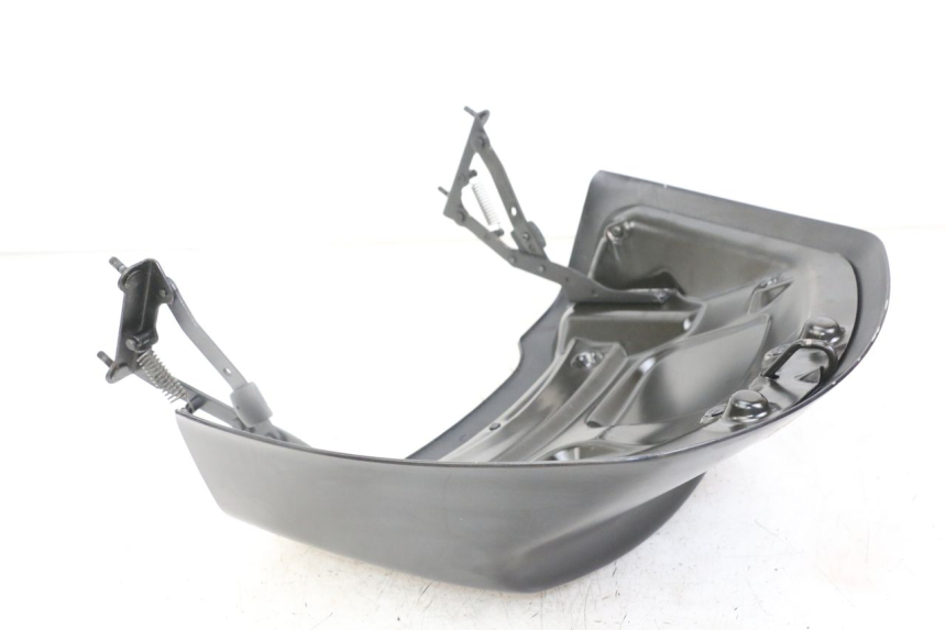 photo de REAR FAIRING JUNCTION PIAGGIO XEVO - X EVO 125 (2007 - 2016) - Alternative perspective