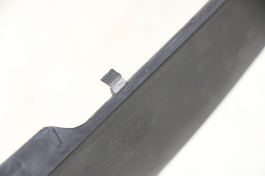 photo de REAR MIDDLE PANEL YAMAHA FZ6 FAZER S2 600 (2007 - 2011)