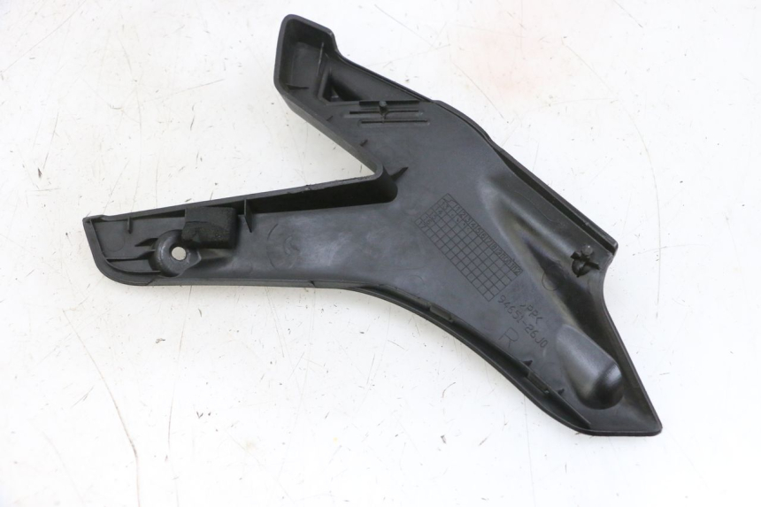 photo de FRONT MIDDLE PANEL SUZUKI BURGMAN 650 (2013 - 2020)