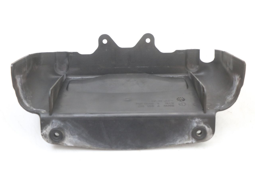 photo de LOWER FRONT FAIRING JUNCTION BMW C1 125 (2000 - 2003)