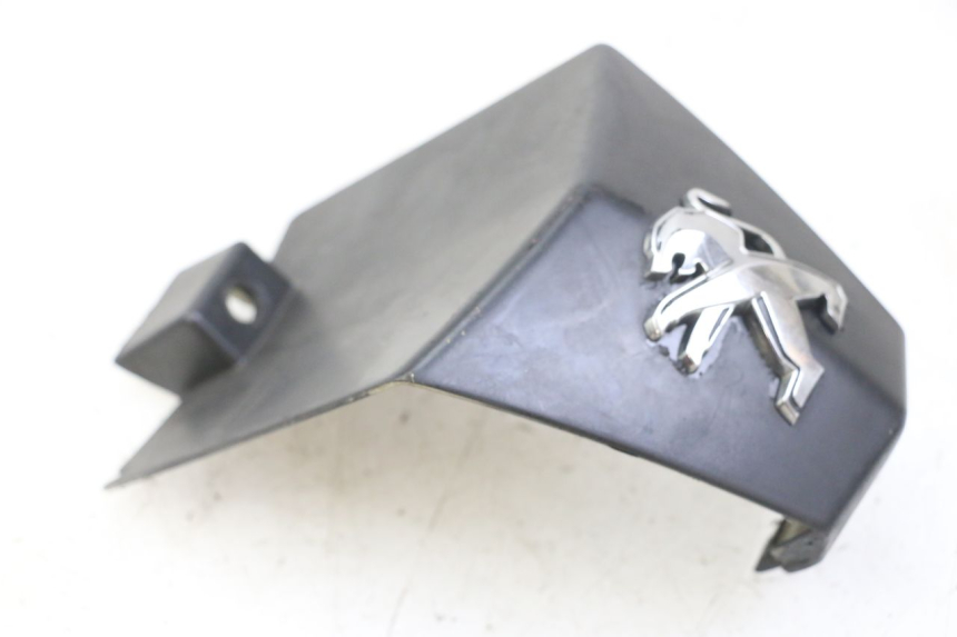photo de LOWER FRONT FAIRING JUNCTION PEUGEOT CITYSTAR 50 (2013 - 2017)