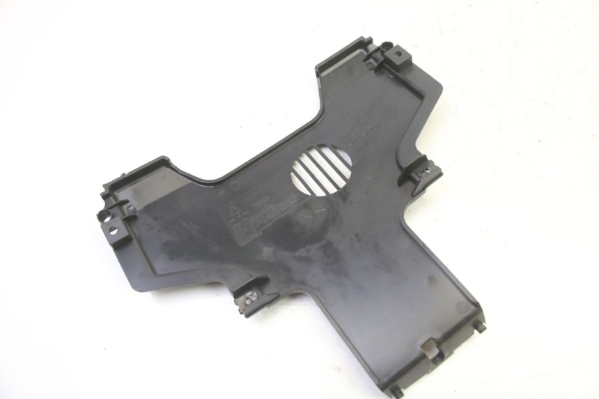 photo de FRONT MIDDLE PANEL PIAGGIO MP3 HPE 310 (2024 - 2025)