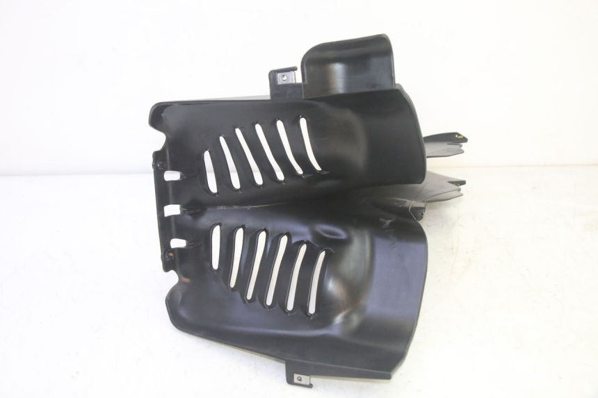 photo de FRONT MIDDLE PANEL PIAGGIO MP3 HPE 350 (2018 - 2020) - Surface and material condition