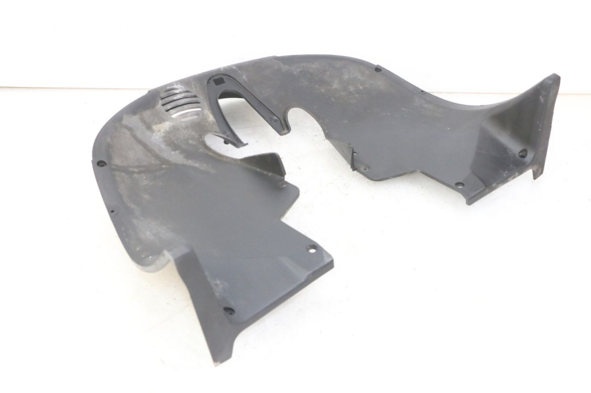 photo de LOWER FRONT FAIRING JUNCTION PIAGGIO MP3 LT 300 (2010 - 2016)
