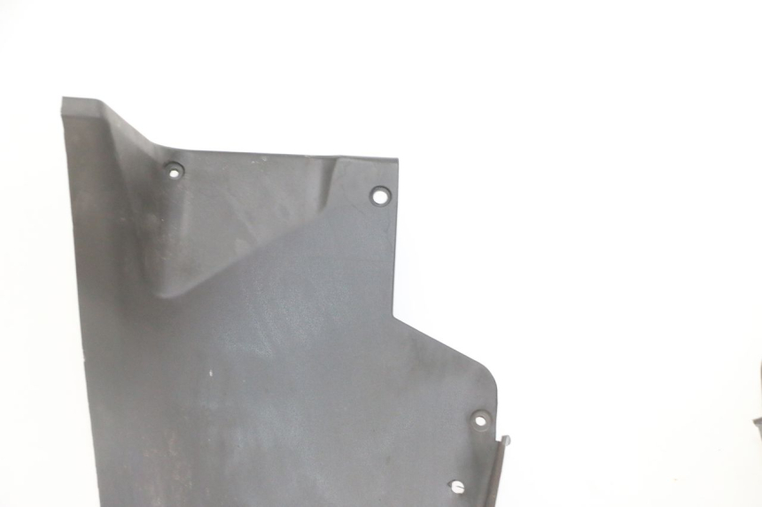 photo de LOWER FRONT FAIRING JUNCTION PIAGGIO MP3 LT 300 (2010 - 2016)