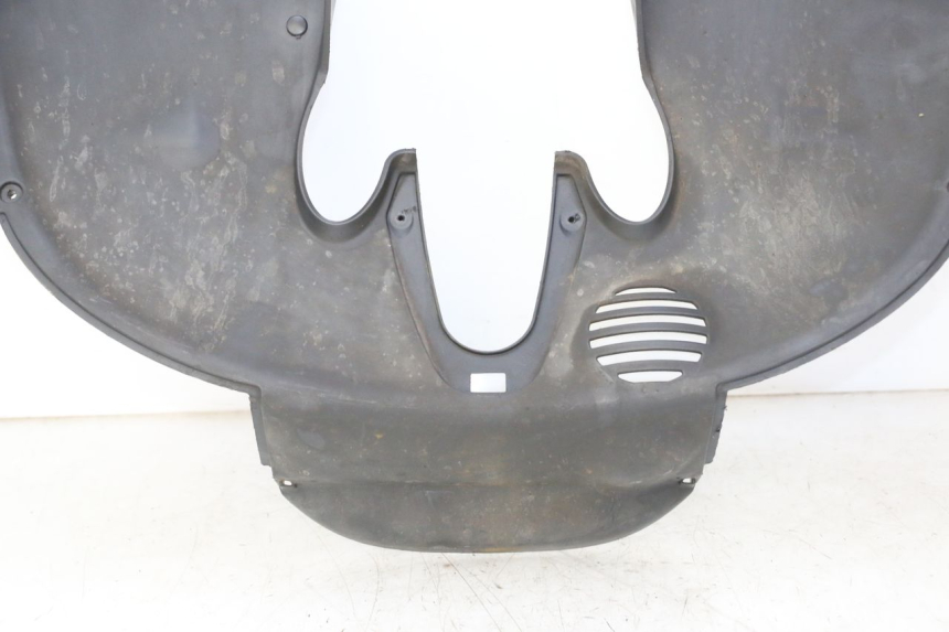 photo de LOWER FRONT FAIRING JUNCTION PIAGGIO MP3 LT 300 (2010 - 2016) - Markings and original references