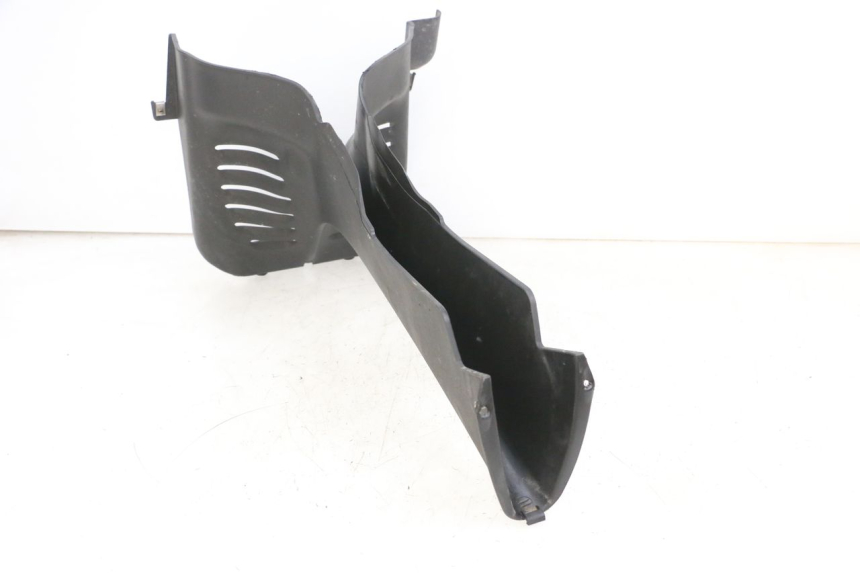 photo de FRONT MIDDLE PANEL PIAGGIO MP3 RL 250 (2007 - 2010) - Zoom on usage condition