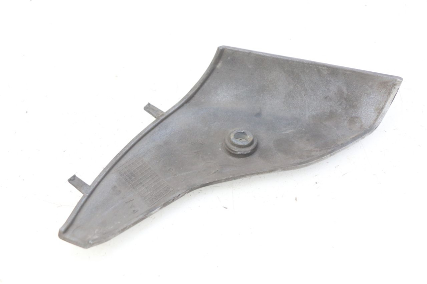 photo de LOWER FRONT FAIRING JUNCTION PIAGGIO VESPA LX 125 (2005 - 2010)