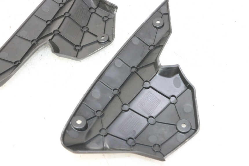 photo de FRONT MIDDLE PANEL PEUGEOT STREETZONE I NAKED 2T 50 (2018 - 2020)