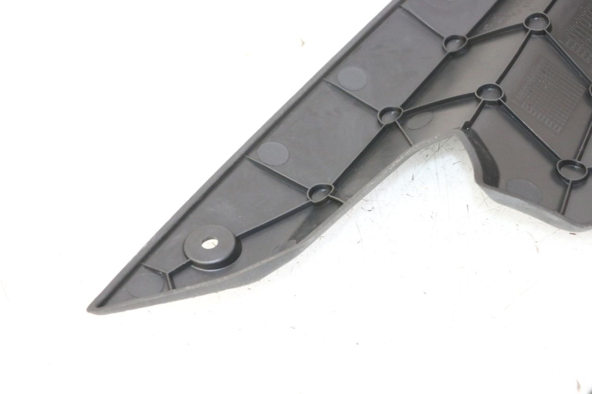 photo de FRONT MIDDLE PANEL PEUGEOT STREETZONE I NAKED 2T 50 (2018 - 2020)