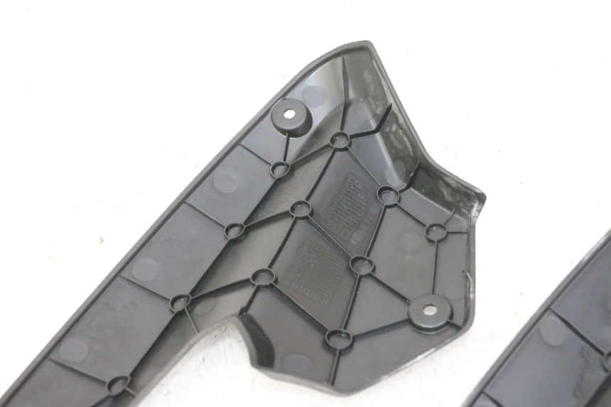 photo de FRONT MIDDLE PANEL PEUGEOT STREETZONE I NAKED 2T 50 (2018 - 2020)