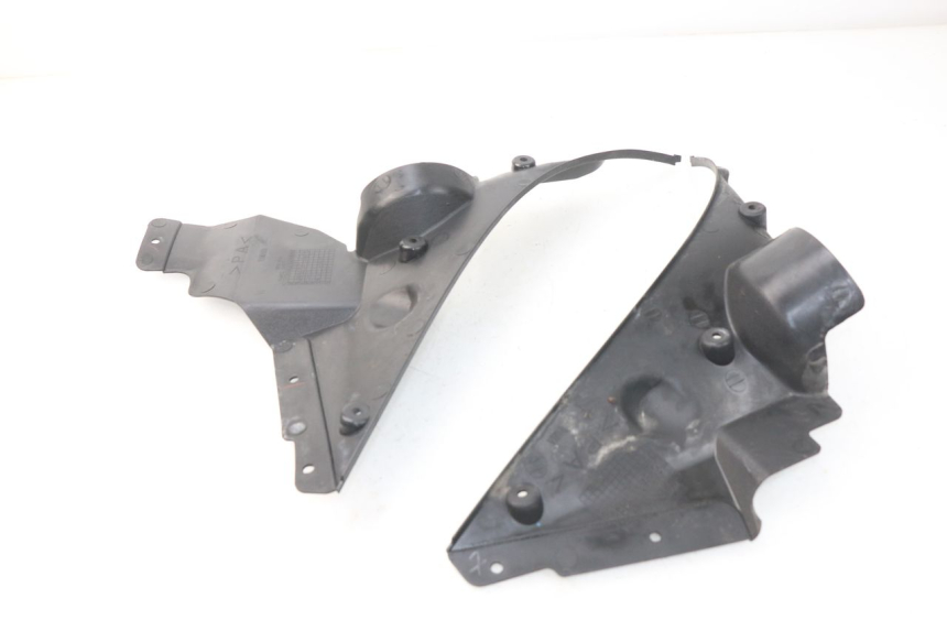 photo de LOWER FRONT FAIRING JUNCTION YAMAHA FJR ABS 1300 (2006 - 2012)