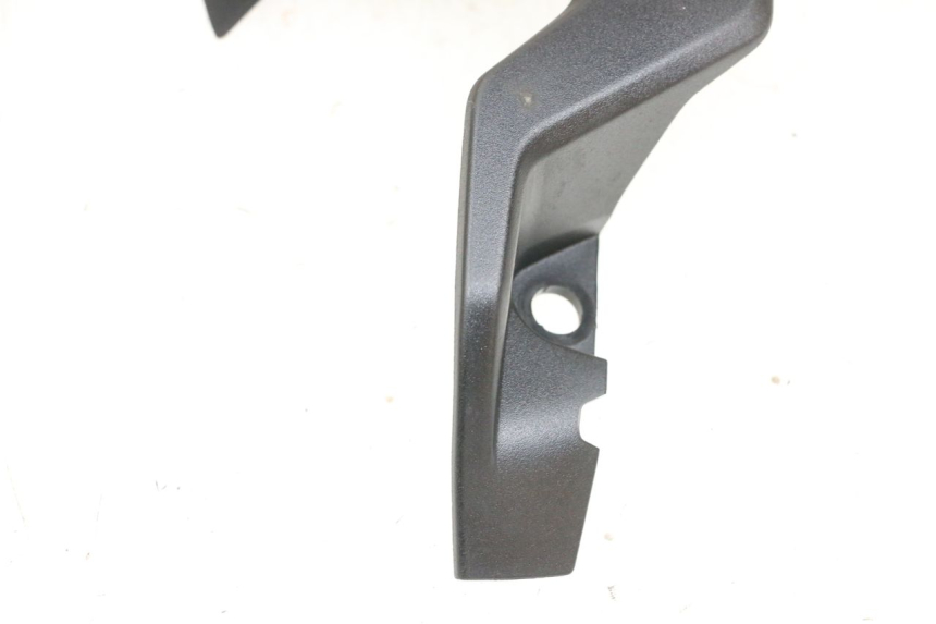 photo de FRONT MIDDLE PANEL YAMAHA MT-07 MT07 ABS 700 (2018 - 2020) - Fixing points details