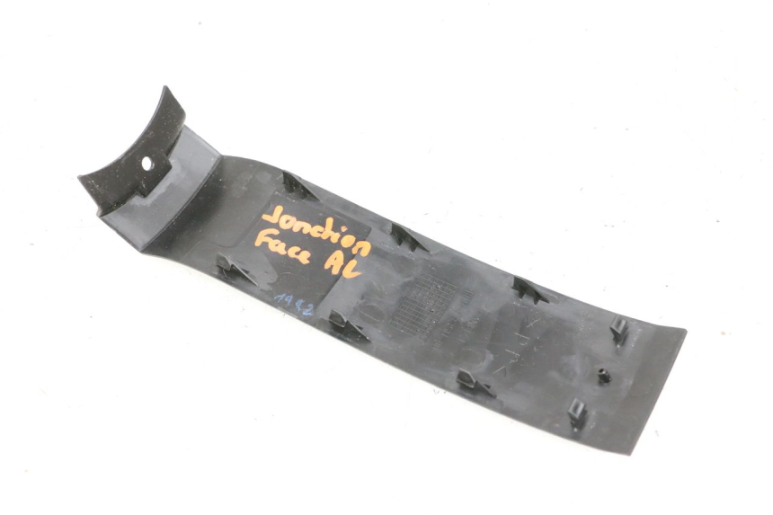 photo de FRONT MIDDLE PANEL YAMAHA NEO'S CORE 1 (2022 - 2026) - Component detail