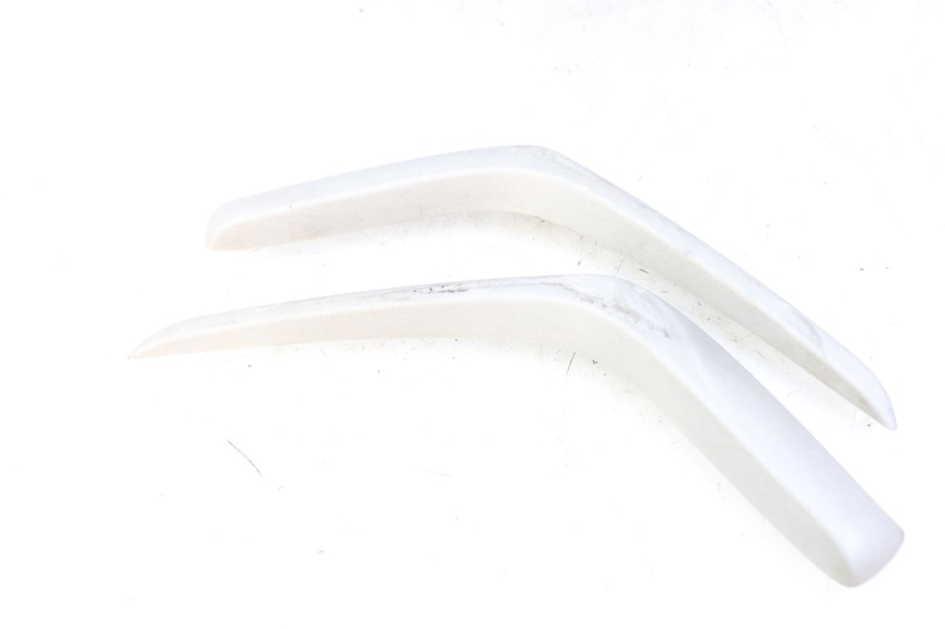 photo de FRONT FAIRING JUNCTION PIAGGIO FLY 2T 50 (2004 - 2017)