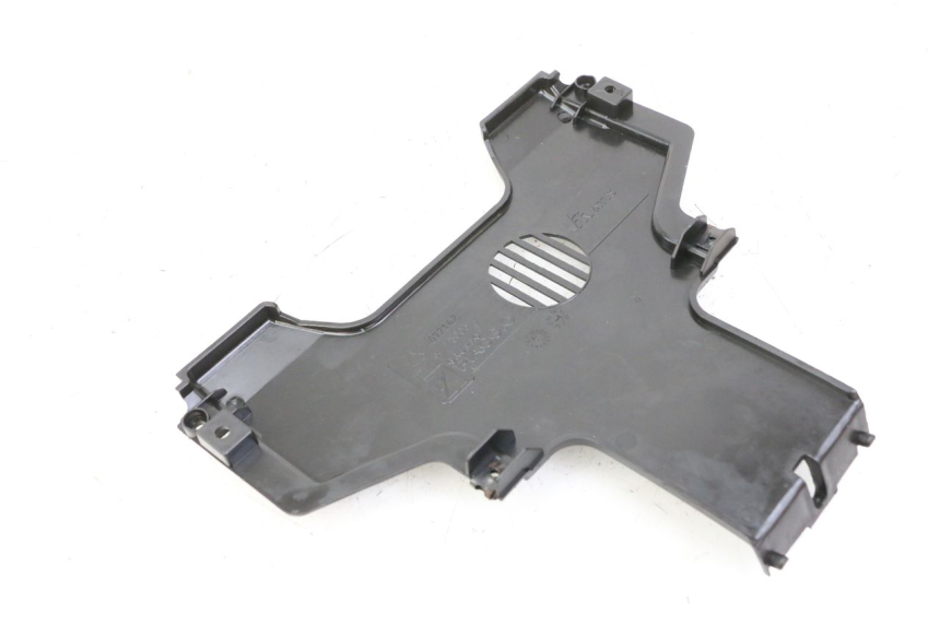 photo de FRONT MIDDLE PANEL PIAGGIO MP3 500 (2014 - 2016)