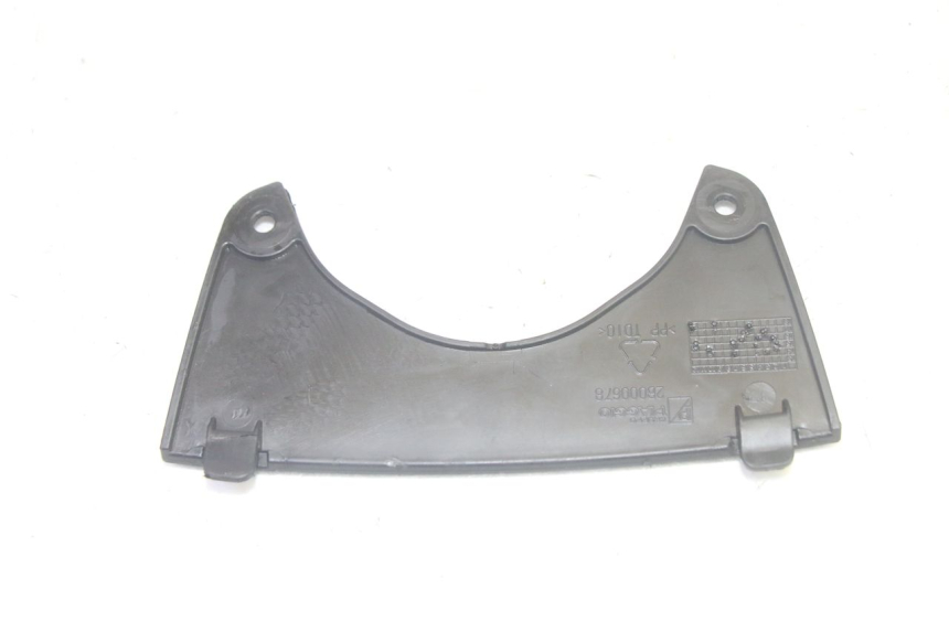 photo de FRONT MIDDLE PANEL PIAGGIO MP3 HPE 350 (2018 - 2020) - Alternative perspective