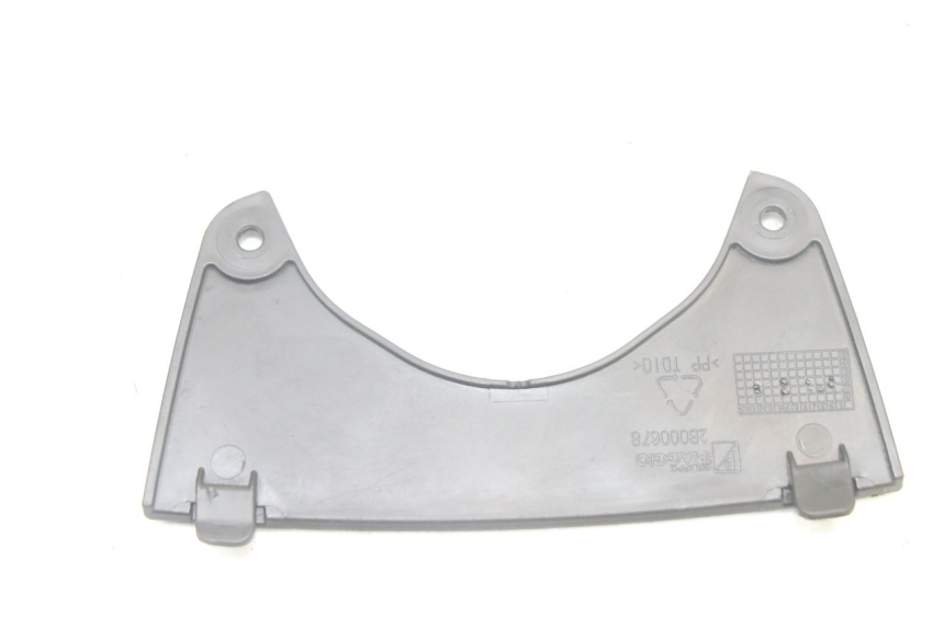 photo de FRONT MIDDLE PANEL PIAGGIO MP3 500 (2014 - 2016)