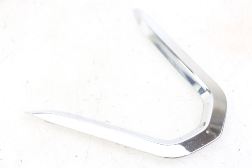 photo de FRONT MIDDLE PANEL  PEUGEOT SATELIS 125 (2013 - 2018)