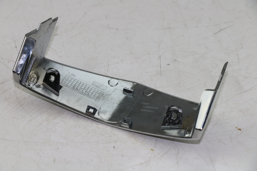 photo de FRONT MIDDLE PANEL  PEUGEOT VIVACITY 125 (2010 - 2017)