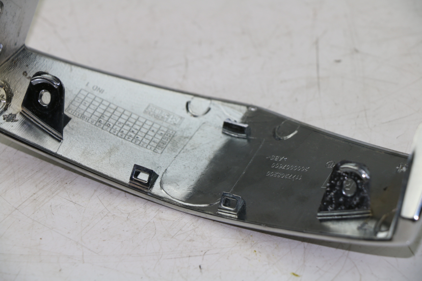 photo de FRONT MIDDLE PANEL  PEUGEOT VIVACITY 125 (2010 - 2017)