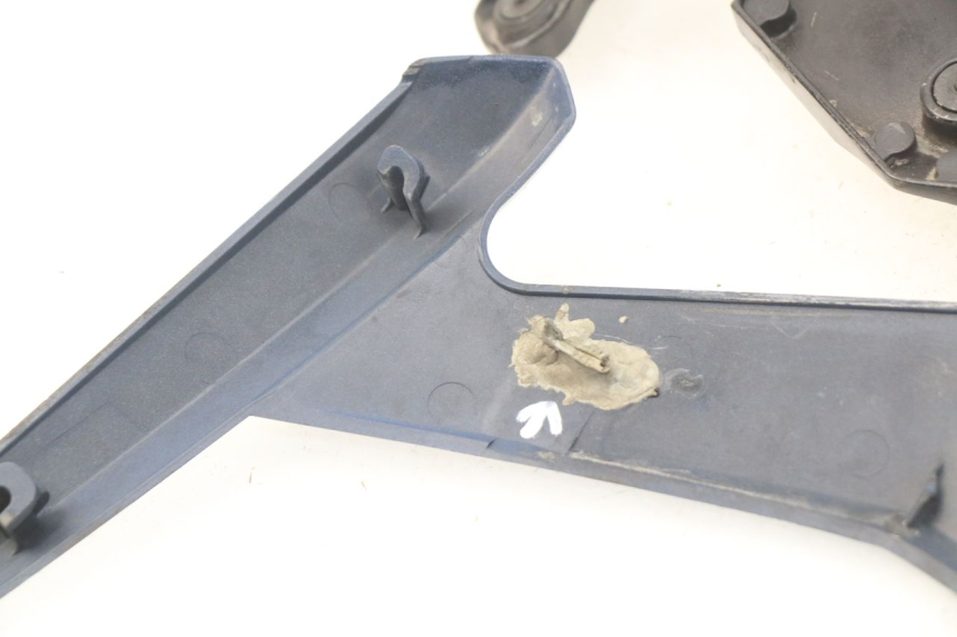photo de FRONT MIDDLE PANEL  YAMAHA FJR ABS 1300 (2006 - 2012)