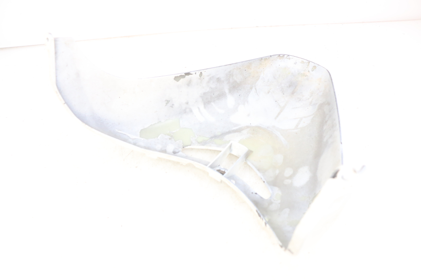 photo de FRONT FAIRING JUNCTION PIAGGIO XEVO - X EVO 125 (2007 - 2016)