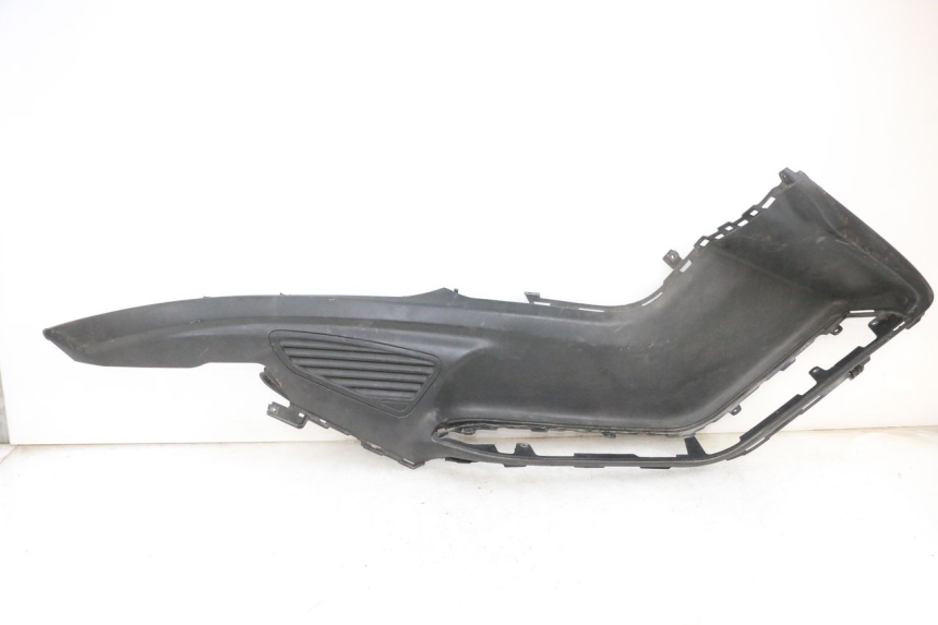 photo de RIGHT MIDDLE FLOOR PANEL SUZUKI BURGMAN 650 (2013 - 2020)