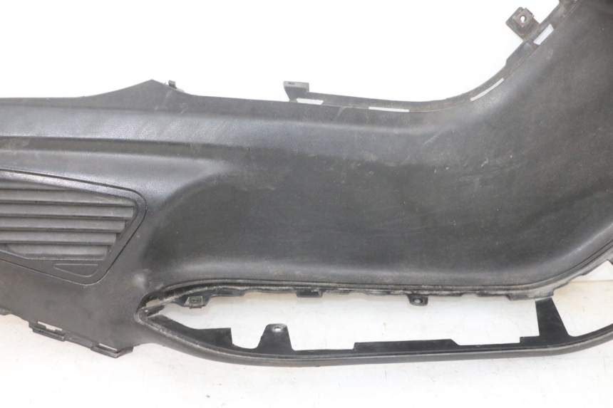 photo de RIGHT MIDDLE FLOOR PANEL SUZUKI BURGMAN 650 (2013 - 2020)