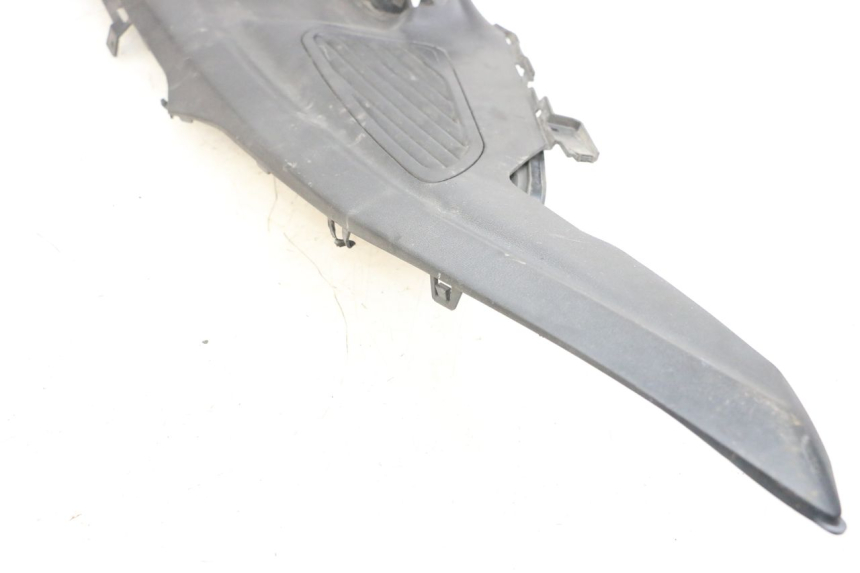 photo de RIGHT MIDDLE FLOOR PANEL SUZUKI BURGMAN 650 (2013 - 2020)