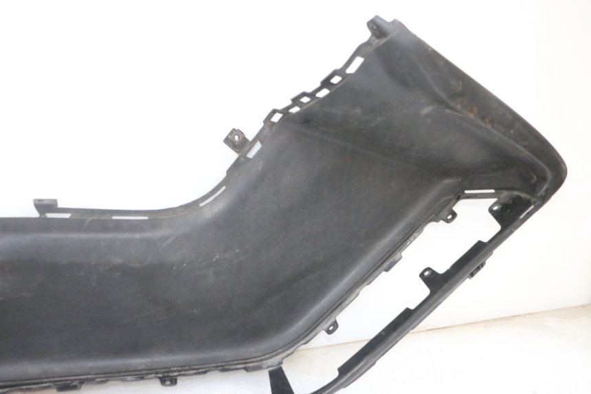 photo de RIGHT MIDDLE FLOOR PANEL SUZUKI BURGMAN 650 (2013 - 2020)