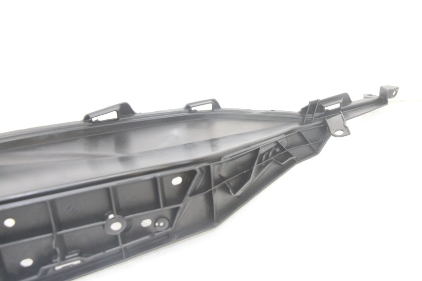 photo de RIGHT MIDDLE FLOOR PANEL HONDA FORZA 125 (2021 - 2025)