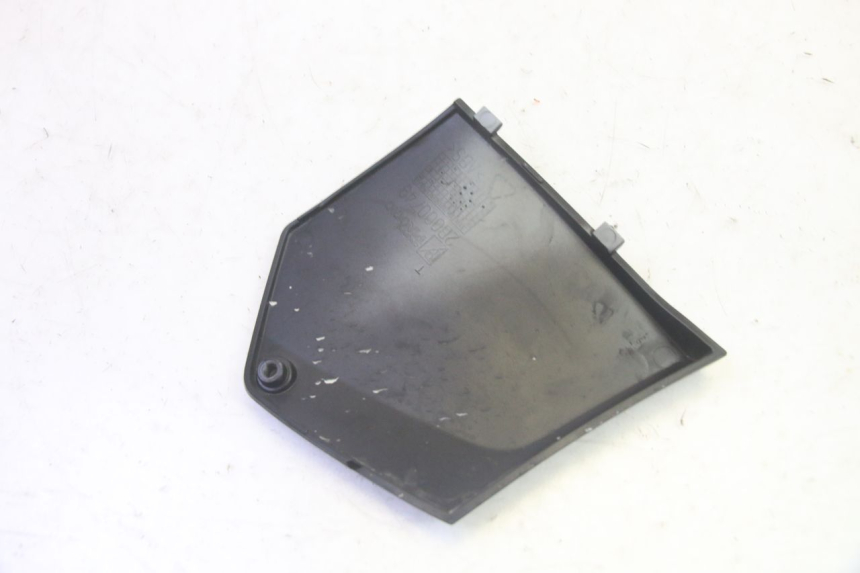 photo de RIGHT MIDDLE FLOOR PANEL PIAGGIO MP3 HPE 350 (2018 - 2020) - Zoom on usage condition