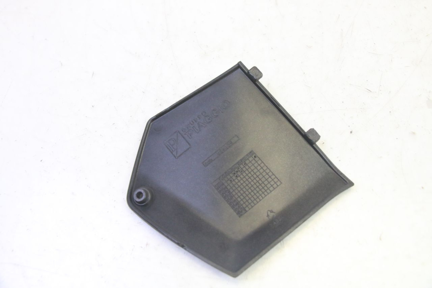 photo de RIGHT FOOTREST BRACKET PIAGGIO MP3 125 (2006 - 2014)