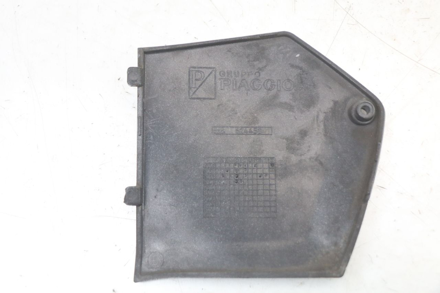 photo de RIGHT MIDDLE FLOOR PANEL PIAGGIO MP3 LT 400 (2007 - 2012)