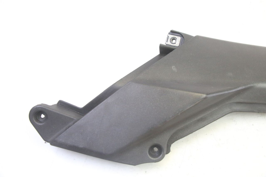 photo de RIGHT MIDDLE FLOOR PANEL APRILIA SR R 2T LC 50 (2018 - 2021)