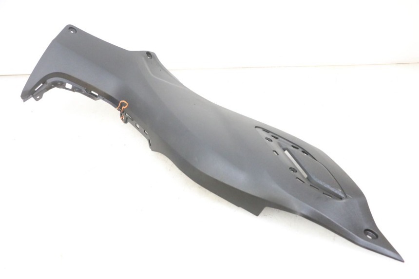 photo de RIGHT MIDDLE FLOOR PANEL YAMAHA TRICITY 300 (2020 - 2024) - Additional view of the item