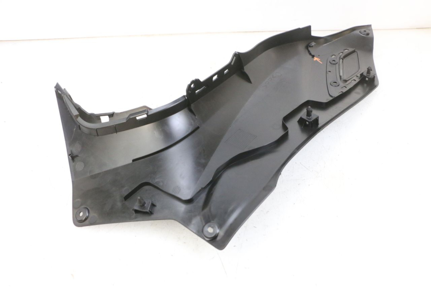 photo de RIGHT MIDDLE FLOOR PANEL YAMAHA TRICITY 300 (2020 - 2024) - Alternative perspective