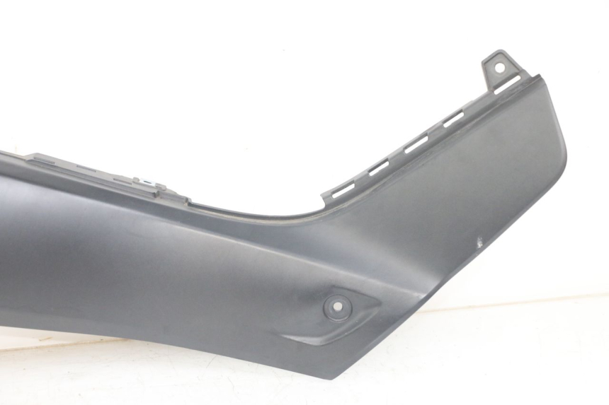 photo de RIGHT FOOTREST BRACKET YAMAHA XMAX X-MAX ABS 125 (2017 - 2020) - Distinctive features