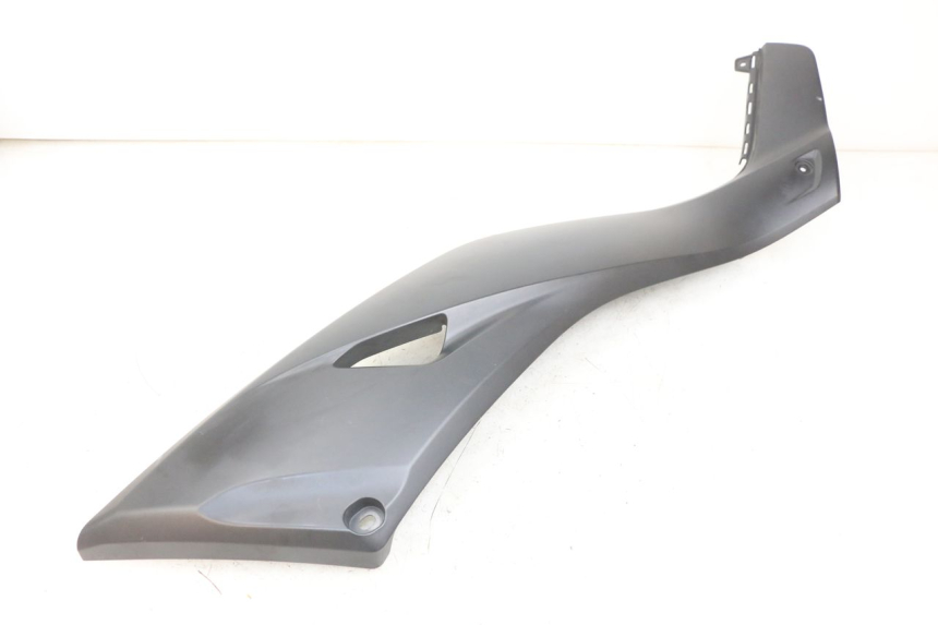 photo de RIGHT FOOTREST BRACKET YAMAHA XMAX X-MAX ABS 125 (2017 - 2020) - Surface and material condition