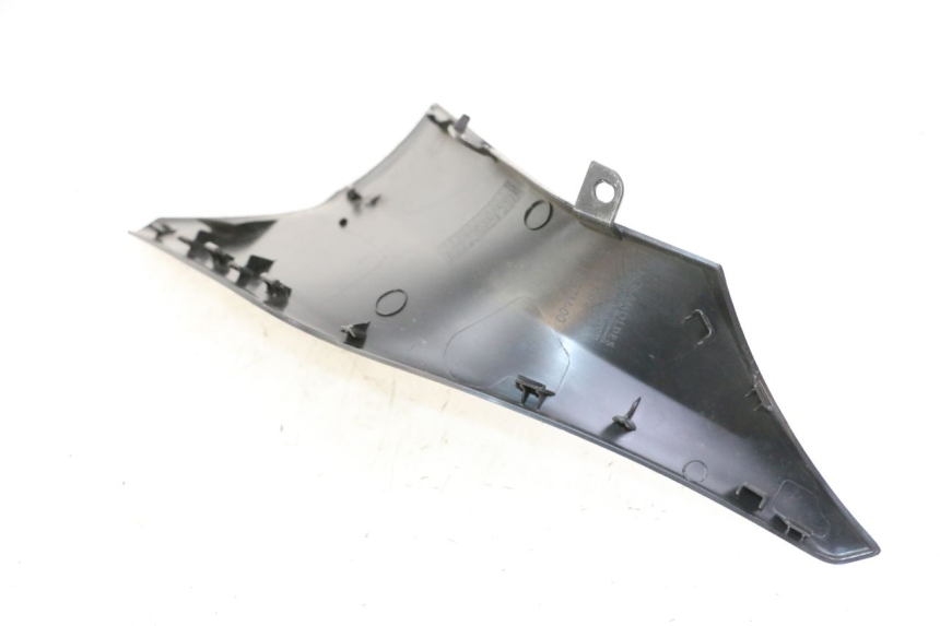 photo de RIGHT MIDDLE FLOOR PANEL YAMAHA XMAX X-MAX 125 (2021 - 2025)