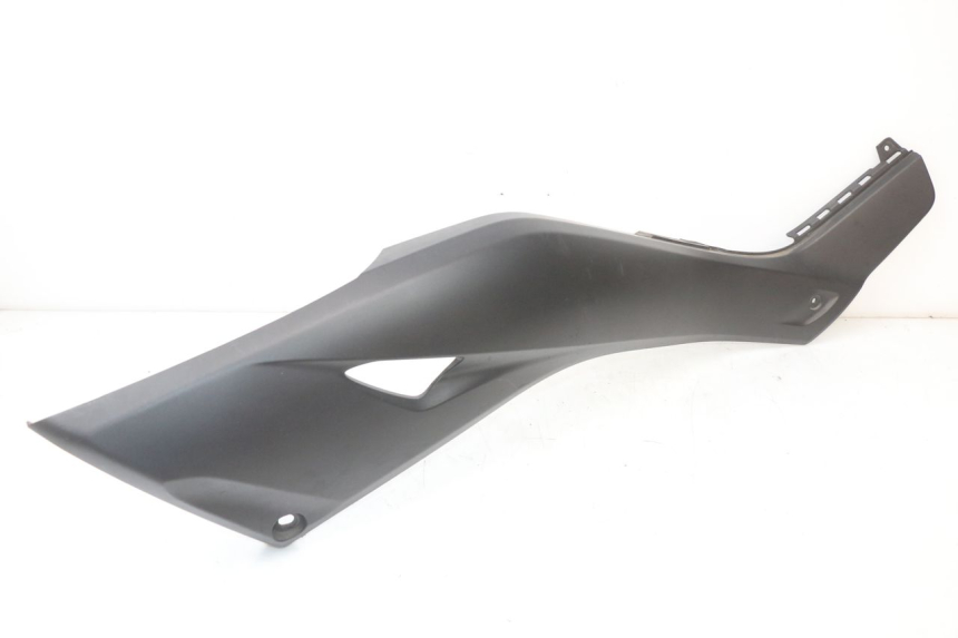 photo de RIGHT FOOTREST BRACKET YAMAHA XMAX X-MAX ABS 125 (2017 - 2020)