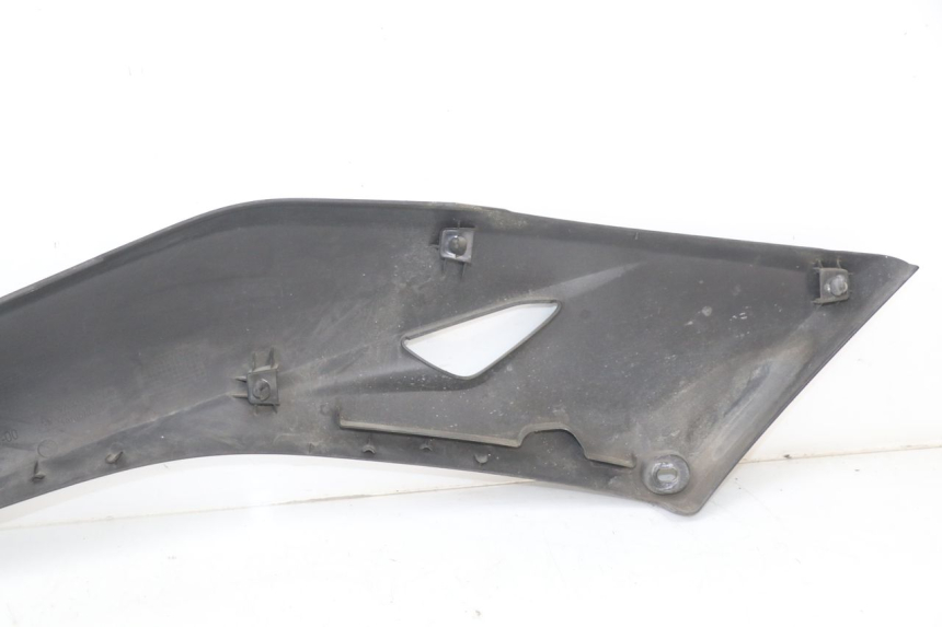 photo de RIGHT FOOTREST BRACKET YAMAHA XMAX X-MAX ABS 125 (2017 - 2020)