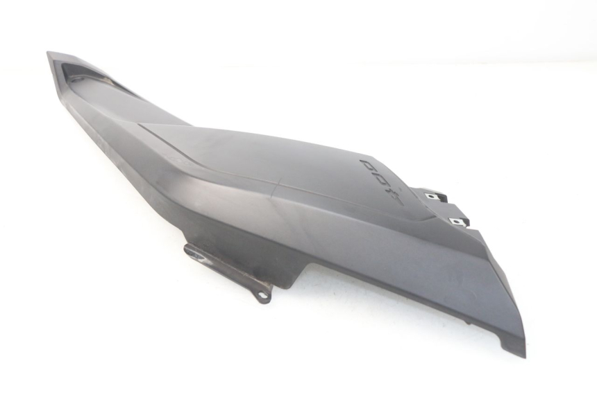 photo de RIGHT MIDDLE FLOOR PANEL YAMAHA YP X-MAX XMAX 400 (2014 - 2017)