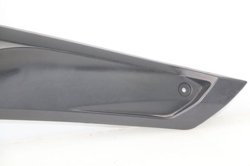 photo de RIGHT MIDDLE FLOOR PANEL YAMAHA YP X-MAX XMAX 400 (2014 - 2017)