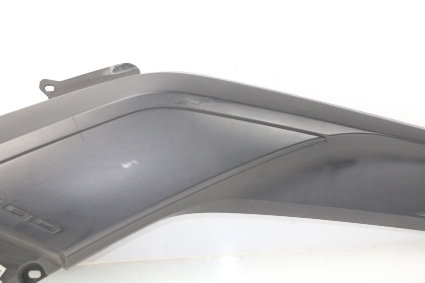 photo de RIGHT MIDDLE FLOOR PANEL YAMAHA YP X-MAX XMAX 400 (2014 - 2017)