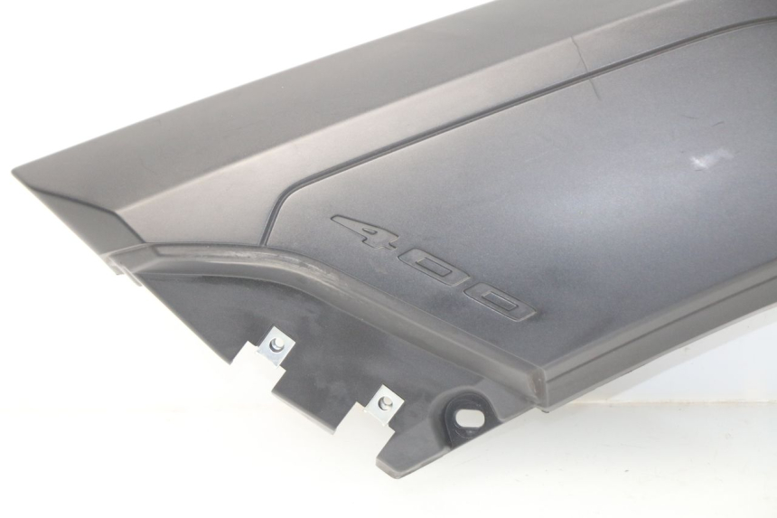 photo de RIGHT MIDDLE FLOOR PANEL YAMAHA YP X-MAX XMAX 400 (2014 - 2017)