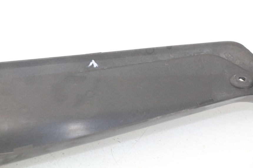 photo de RIGHT MIDDLE FLOOR PANEL YAMAHA YP X-MAX XMAX 400 (2014 - 2017)