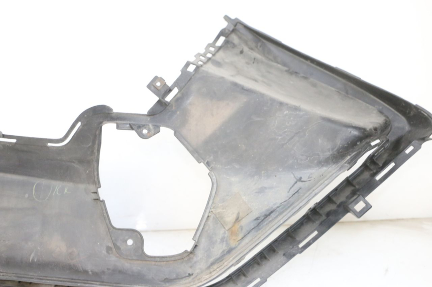 photo de LEFT MIDDLE FLOOR PANEL SUZUKI BURGMAN 650 (2013 - 2020)
