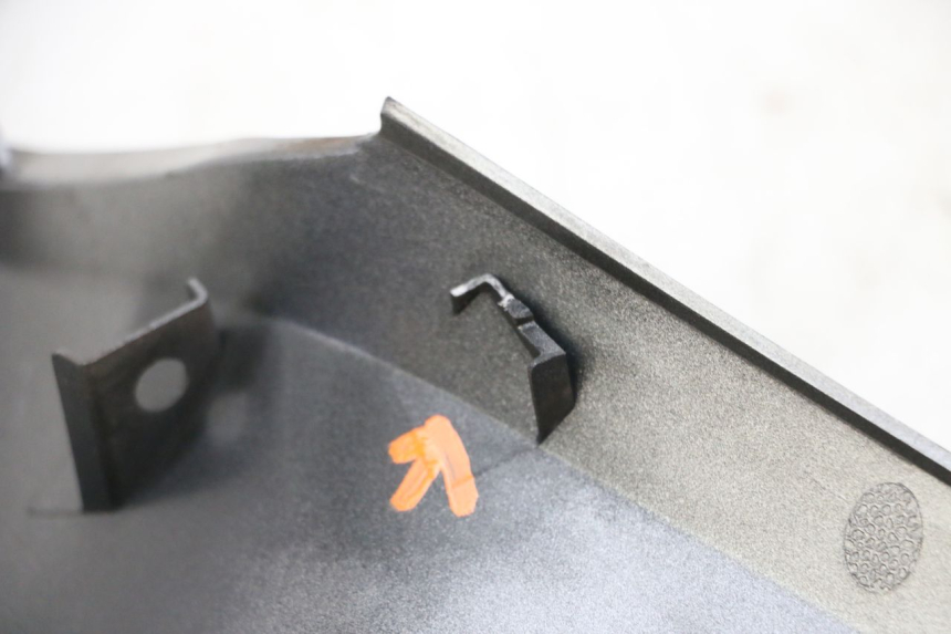 photo de LEFT MIDDLE FLOOR PANEL HONDA FORZA ABS 300 (2013 - 2019)
